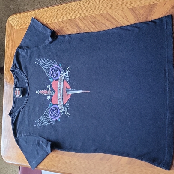 Harley Davidson T Shirt - Size M - Black with heart, dagger and rose design - Picture 2 of 5
